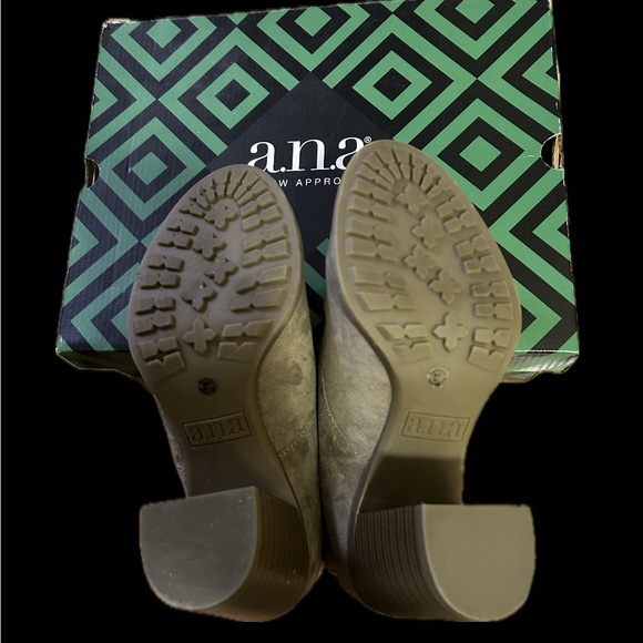 Fall Ankle Booties | ANA MIKI Taupe | 6.5 - Picture 8 of 8